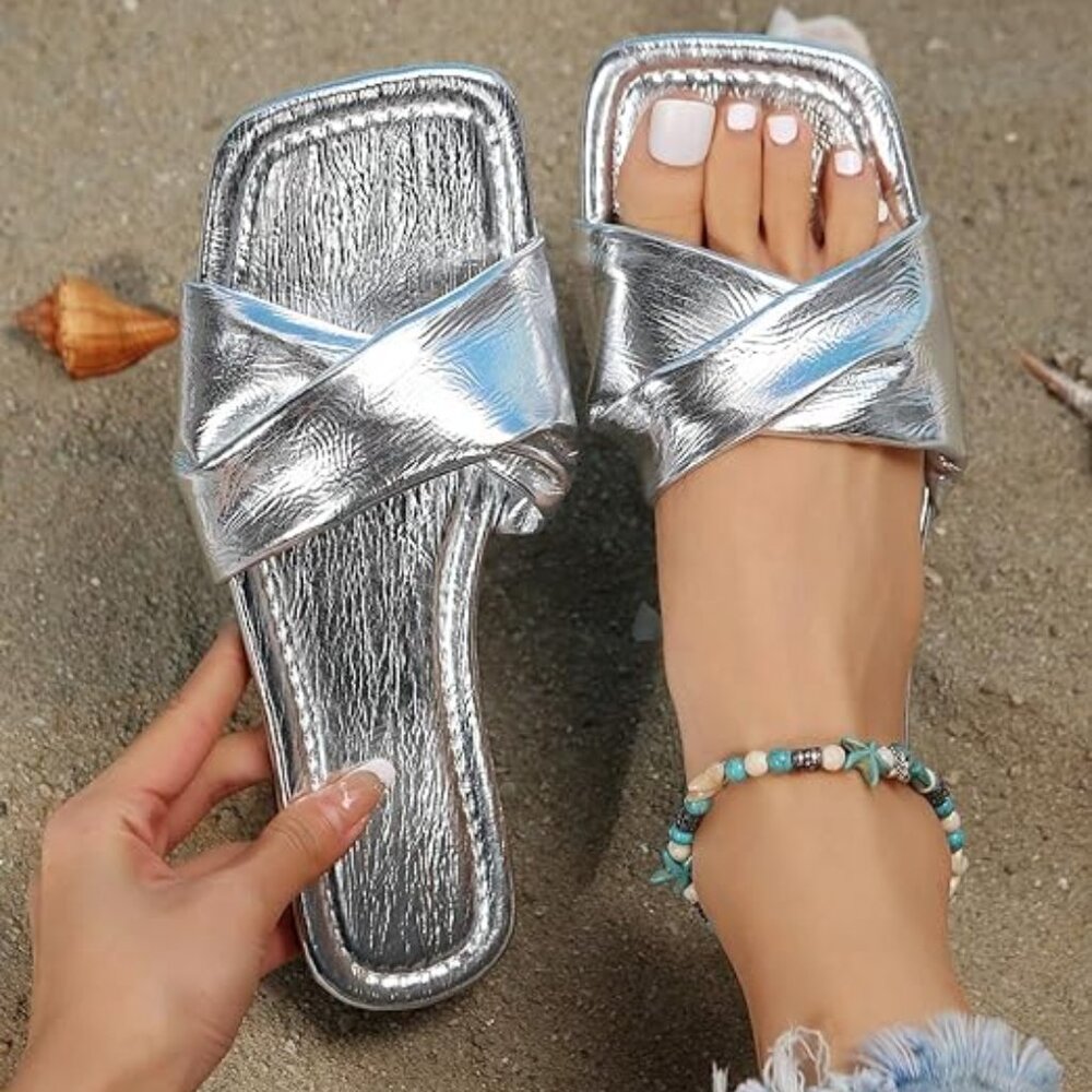 Women's metallic flat sandals